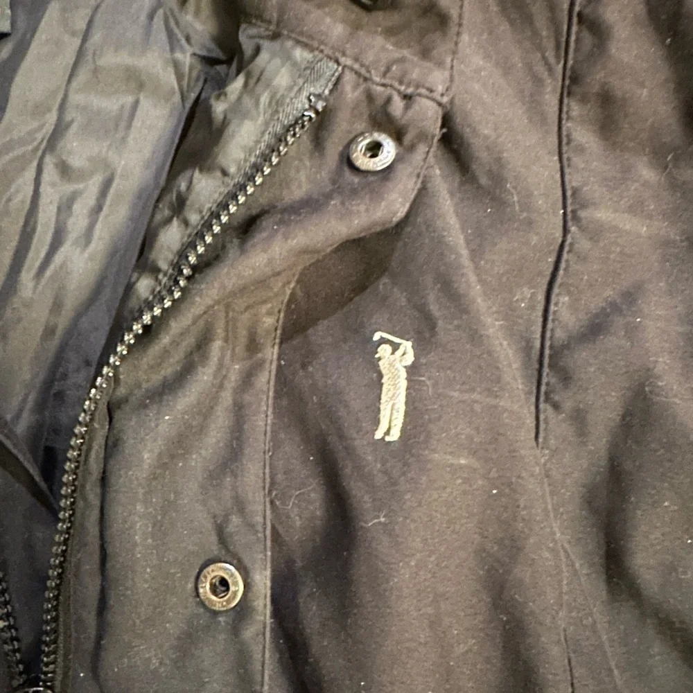 Austin Golf brand, black and white golf jacket. - Picture 2 of 3